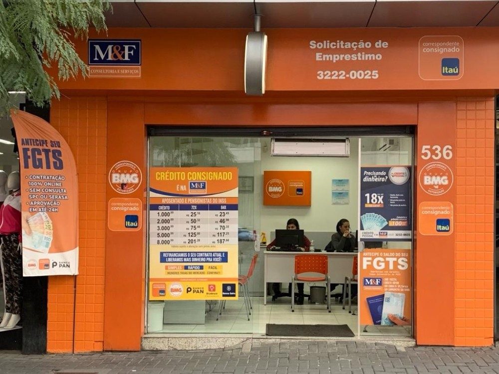Fachada da loja M&F na Marechal Deodoro, Curitiba